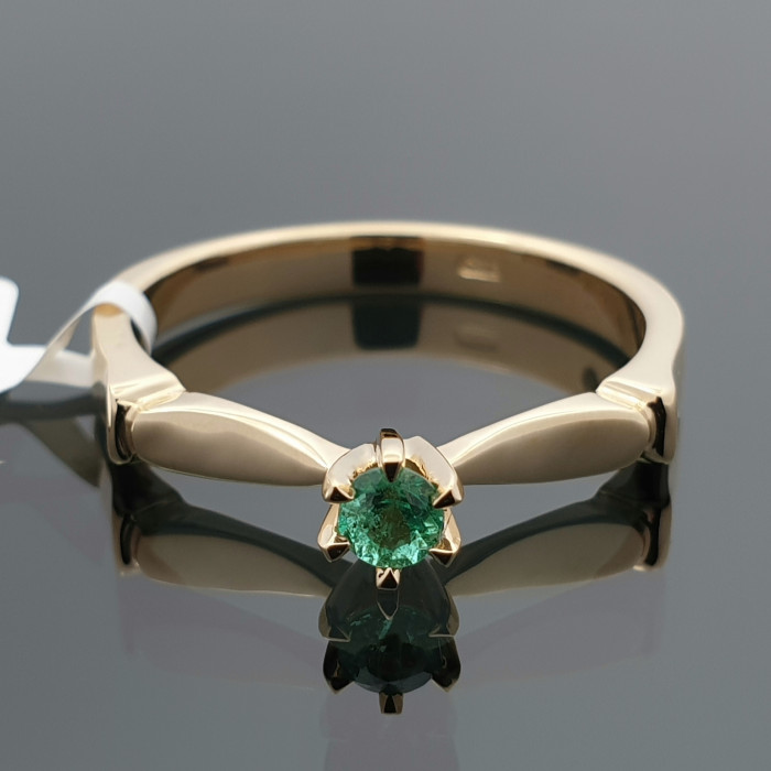 Išskirtinio dizaino žiedas dekoruotas smaragdu (1487)