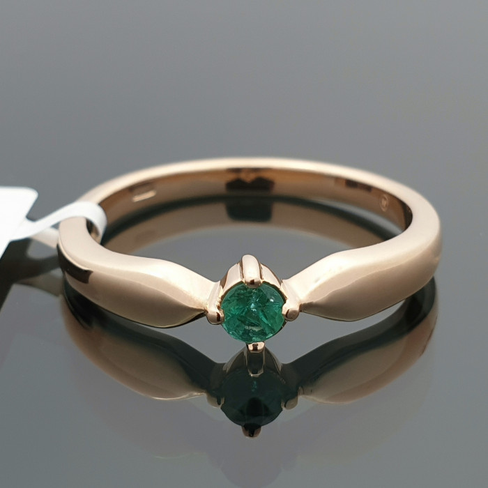 Auksinis žiedas dekoruotas smaragdu (1489)