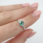  White gold ring with emerald and diamonds (1501) 2