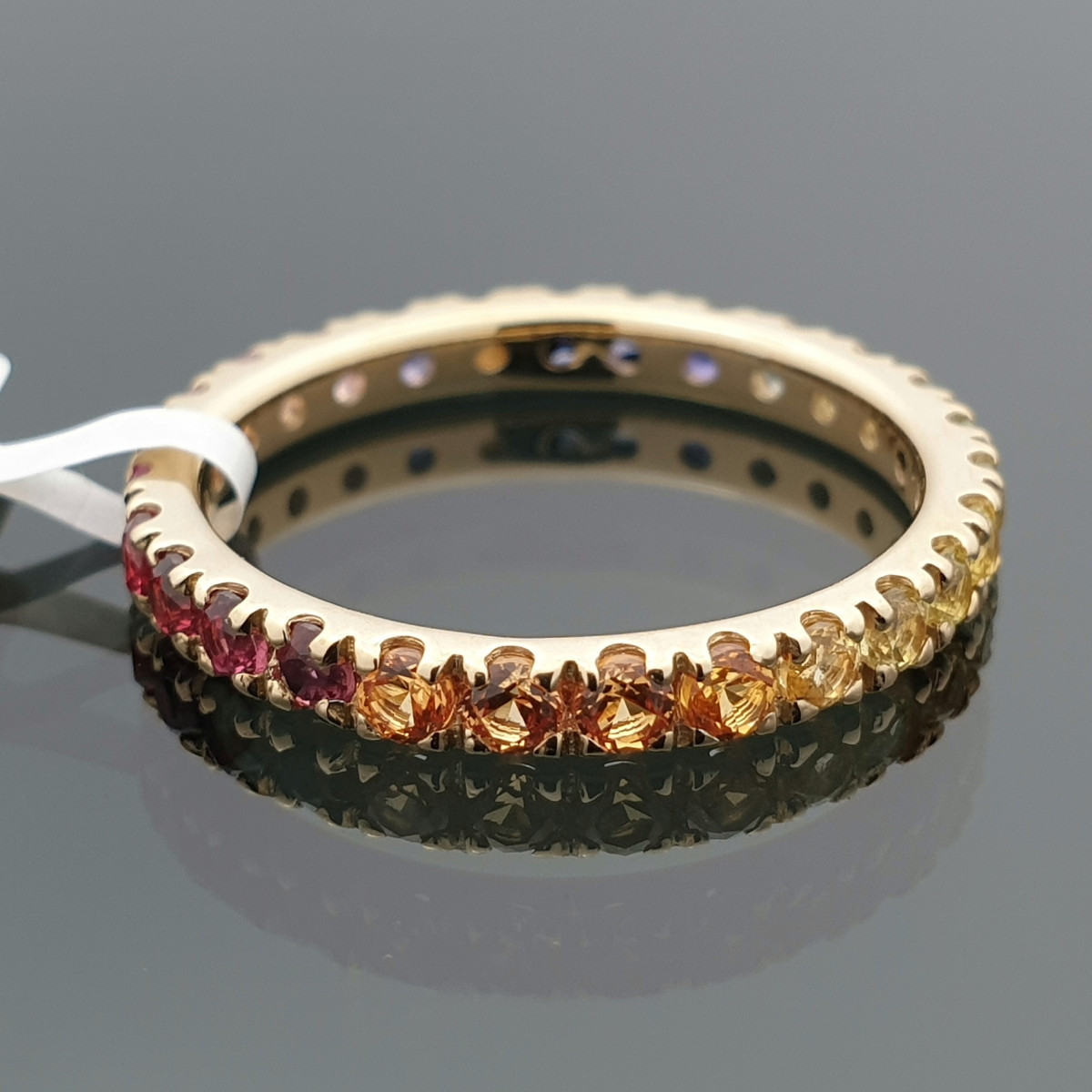 Auksinis žiedas dekoruotas safyrų juostele (1530) 1