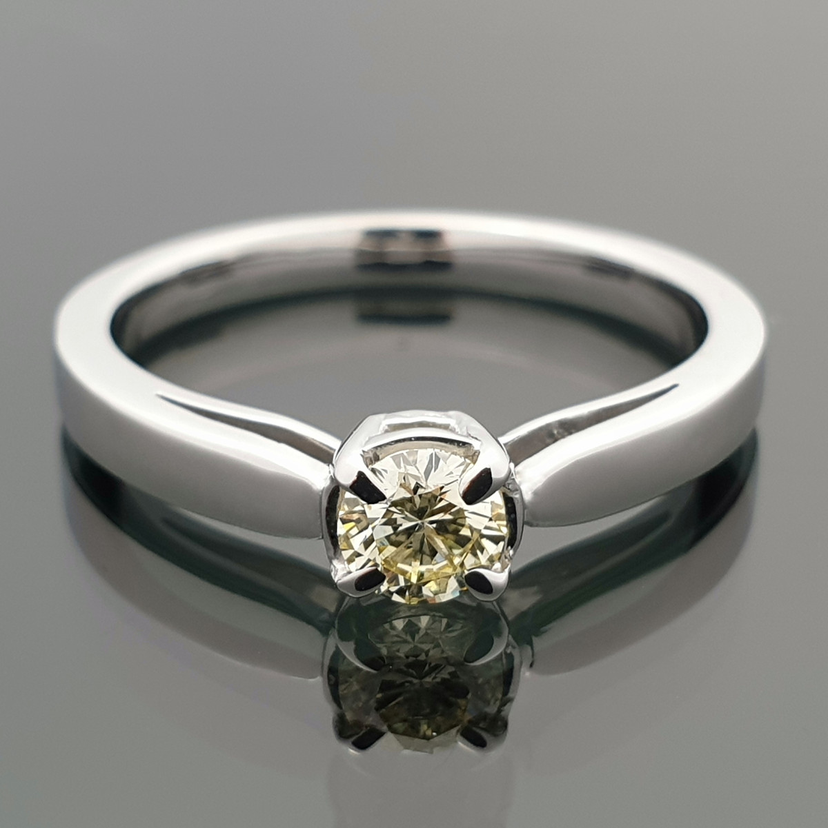 White Gold Diamond Engagement Ring (1629) 1