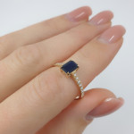  Gold ring decorated with blue sapphire and diamonds (1595) 2