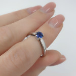  White gold ring decorated with blue sapphire (1596) 2