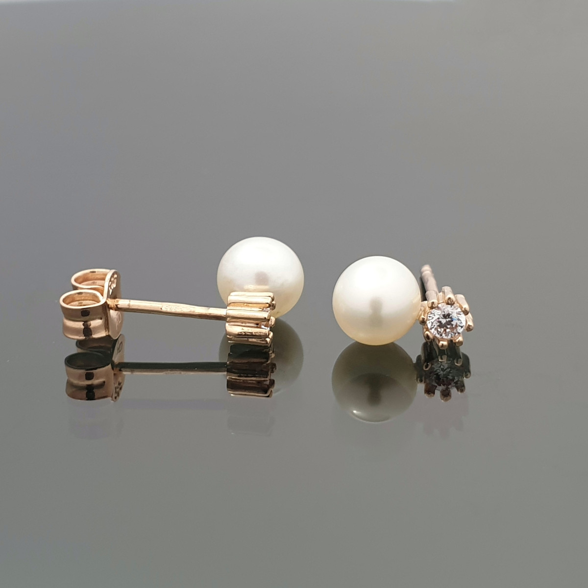Auskarai dekoruoti perlais ir akutėmis (1026)