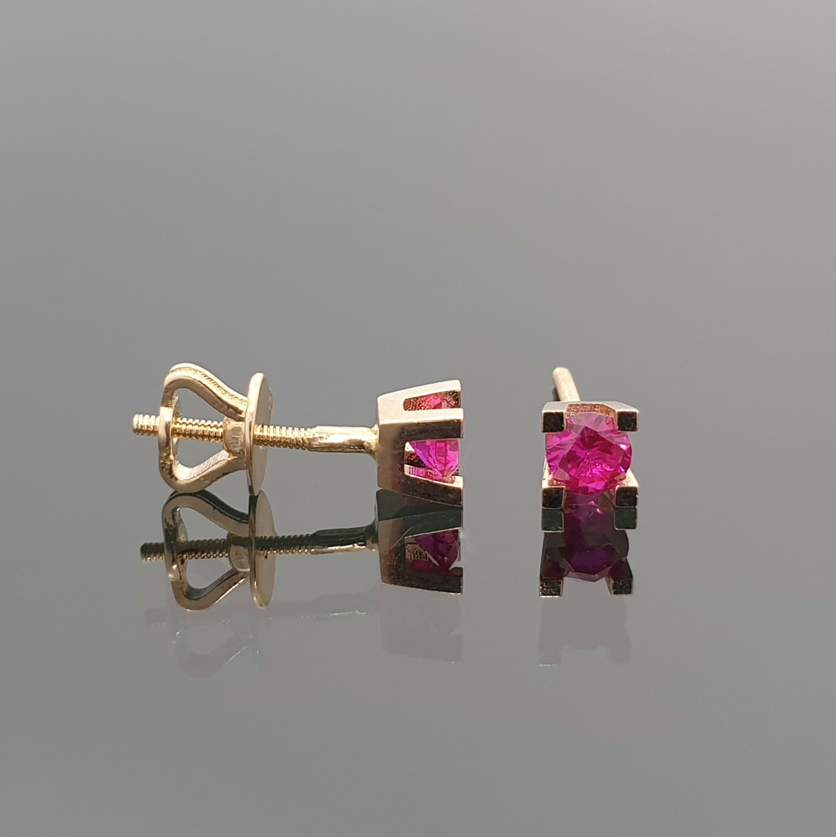  Earrings decorated with pink eyelets (978)