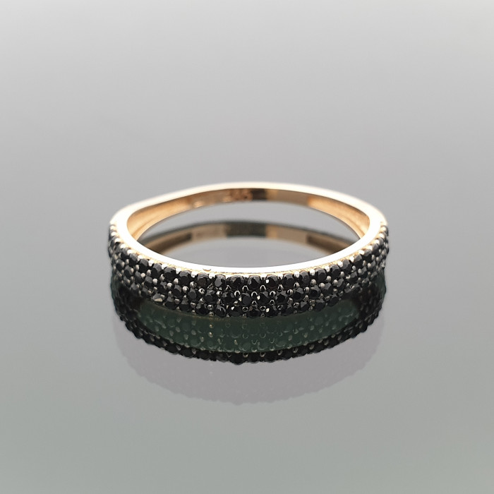 Auksinis žiedas dekoruotas juodomis cirkonio akutėmis (114)