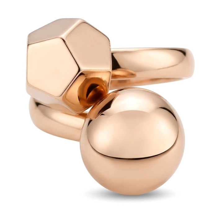 Masīvs zelta gredzens ar atšķirīgu dizainu