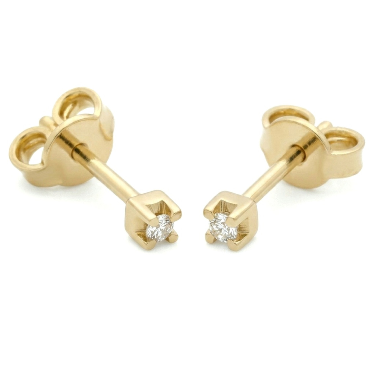 Minimālisma stila dzeltenā zelta auskari ar dimantiem (581), Auskari - twists, Zelta standarts: 750, Produkta foto svars: 1.05 g, Dārgakmeņi: Izcili, Dārgakmens svars ct.: 0.01-0.09 ct, Dārgakmens svars: 0.04 ct - Rotājumlietas internetā