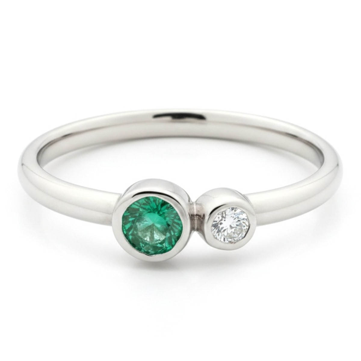  White gold ring decorated with emerald and diamond (1433), Women's Rings, Gold type: 585, Item in the photo weight: 1.21 g, Gemstone: Emerald, Gemstone ct.: 0.10 ct, Gemstone ct.: 0.10-0.19 ct,  Weight of extra gems: 0.03 ct,  Number of holes: 2 vnt. - Jewelry online