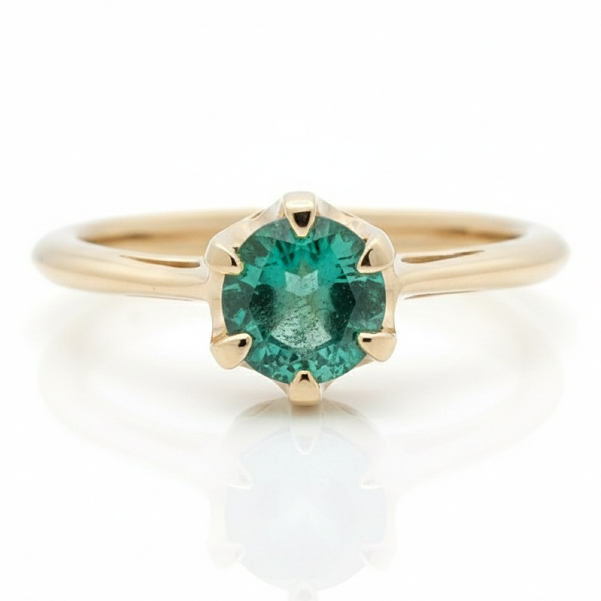  Gold ring decorated with an emerald (1472), Women's Rings, Gold type: 585, Item in the photo weight: 3.26 g, Gemstone: Emerald, Gemstone ct.: 0.80 ct, Gemstone ct.: 0.70-1.50 ct - Jewelry online
