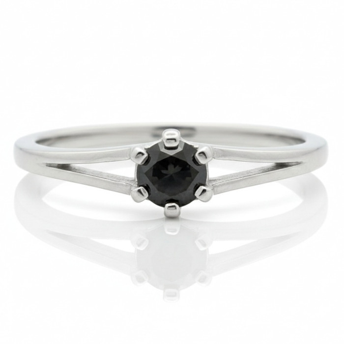  White gold ring decorated with a black diamond (1483)