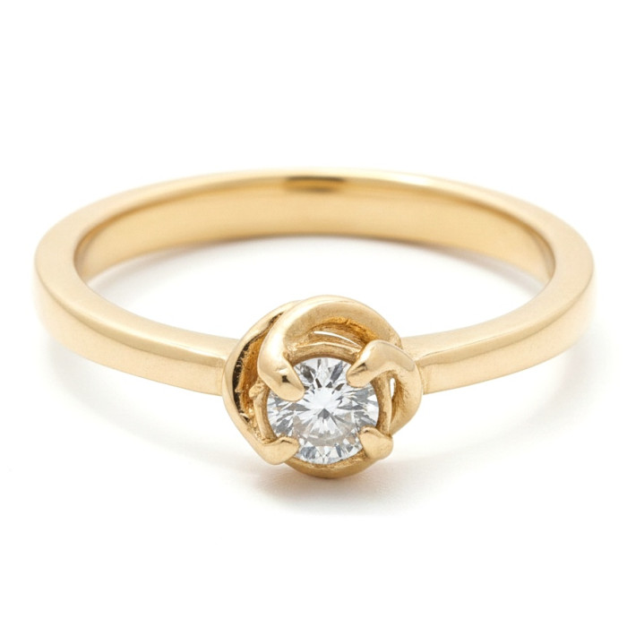  Gold ring decorated with diamonds (1514)