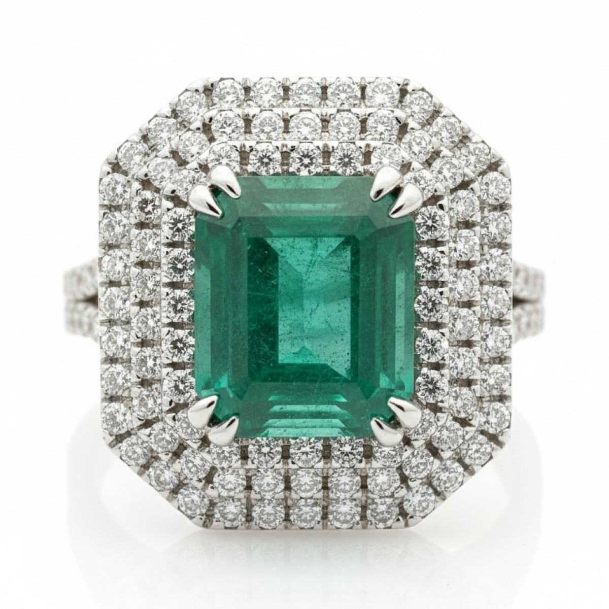  A luxurious ring decorated with emeralds and diamonds (1637), Women's Rings, Gold type: 585, Item in the photo weight: 5.76 g, Gemstone: Emerald, Gemstone ct.: 2.85 ct, Gemstone ct.: 3.01 - 4.00 ct,  Weight of extra gems: 0.90 ct - Jewelry online