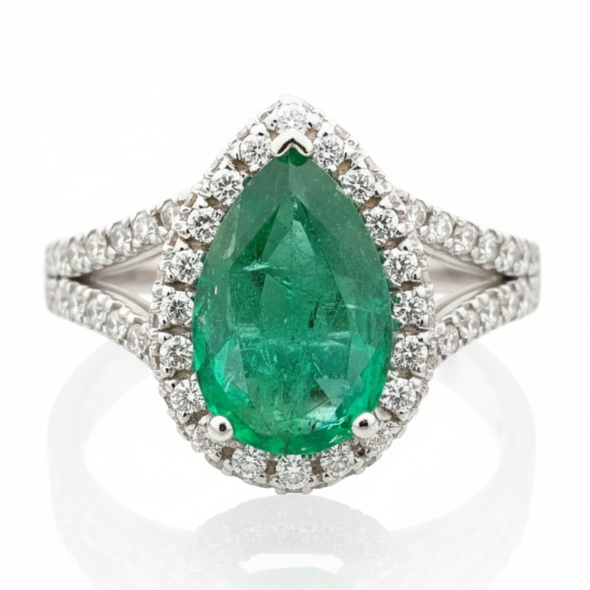  A luxurious drop-shaped ring decorated with emeralds and diamonds (1638), Women's Rings, Gold type: 585, Item in the photo weight: 3.35 g, Gemstone: Emerald, Gemstone ct.: 1.58 ct, Gemstone ct.: 2.01 - 3.00 ct,  Weight of extra gems: 0.62 ct - Jewelry online