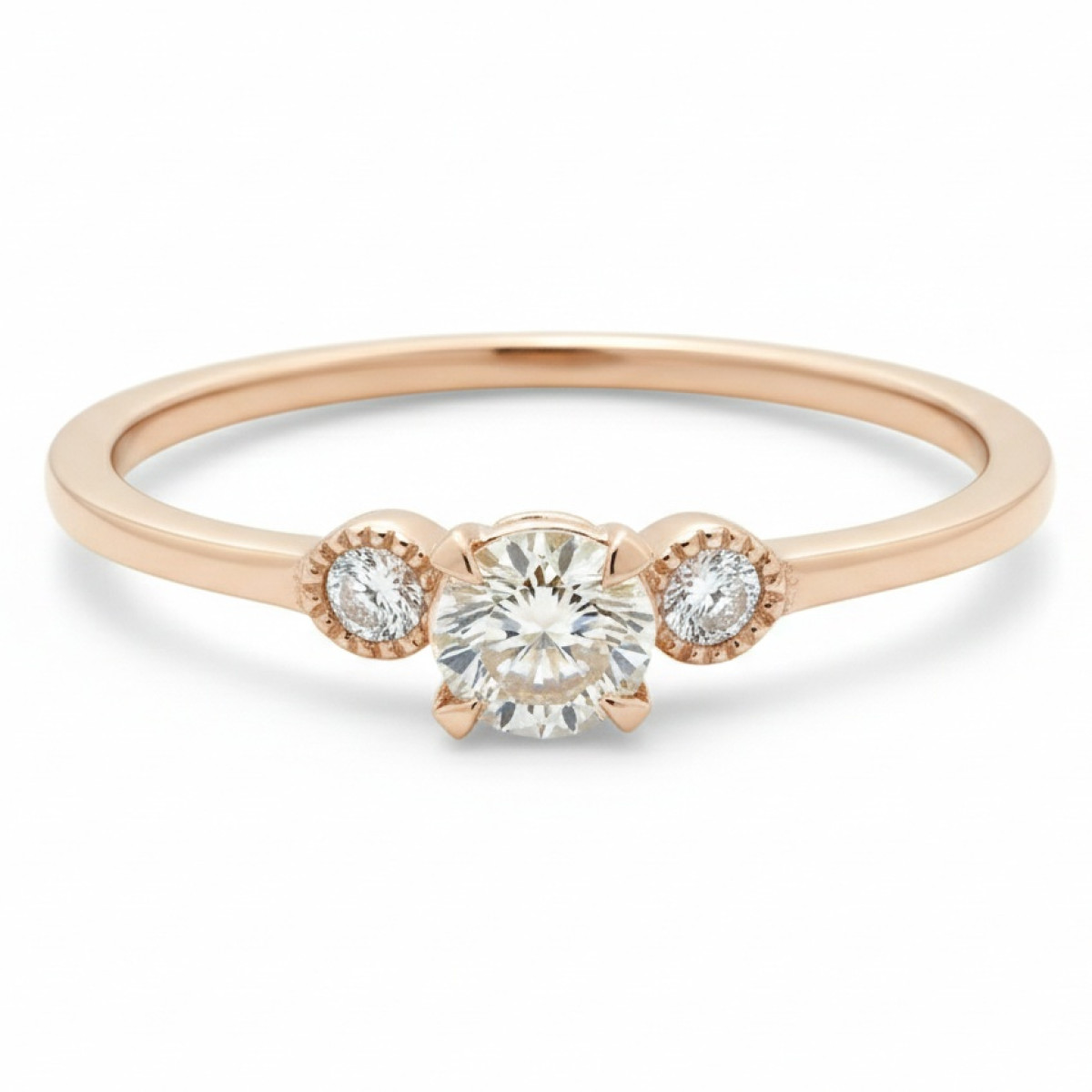 Zelta saderināšanās gredzens ar izdomātu dimantu (2030), Mūsdienīgi saderināšanās gredzeni, Zelta standarts: 585, Produkta foto svars: 1.51 g, Dārgakmeņi: Izcili, Dārgakmens svars ct.: 0.20-0.29 ct, Dārgakmens svars: 0.20 ct, Papildu dārgakmeņu svars: 0.06 ct - Rotājumlietas internetā