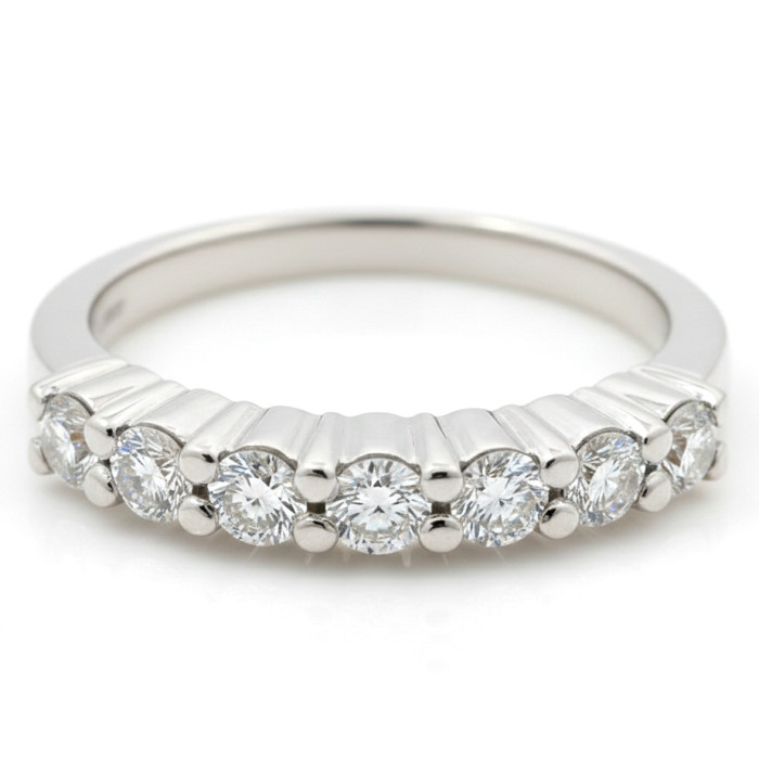 White gold ring with diamonds (2036)