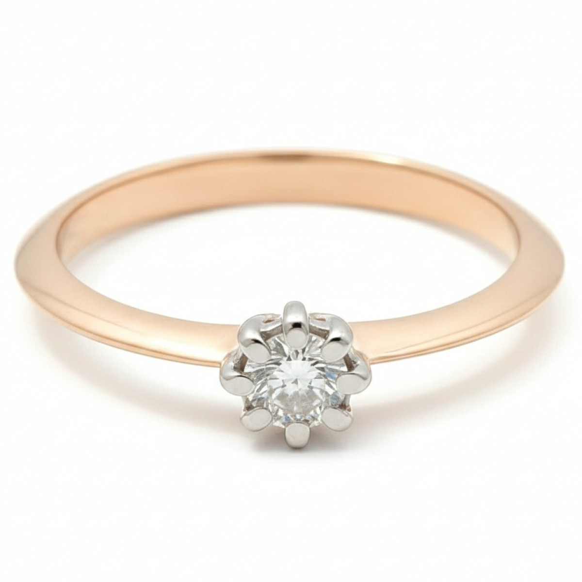 Saderināšanās gredzens no baltā un roža zelta ar briljanta briljantu (2045), Klasiskie saderināšanās gredzeni, Zelta standarts: 585, Produkta foto svars: 1.67 g, Dārgakmeņi: Izcili, Dārgakmens svars ct.: 0.10-0.19 ct, Dārgakmens svars: 0.11 ct - Rotājumlietas internetā