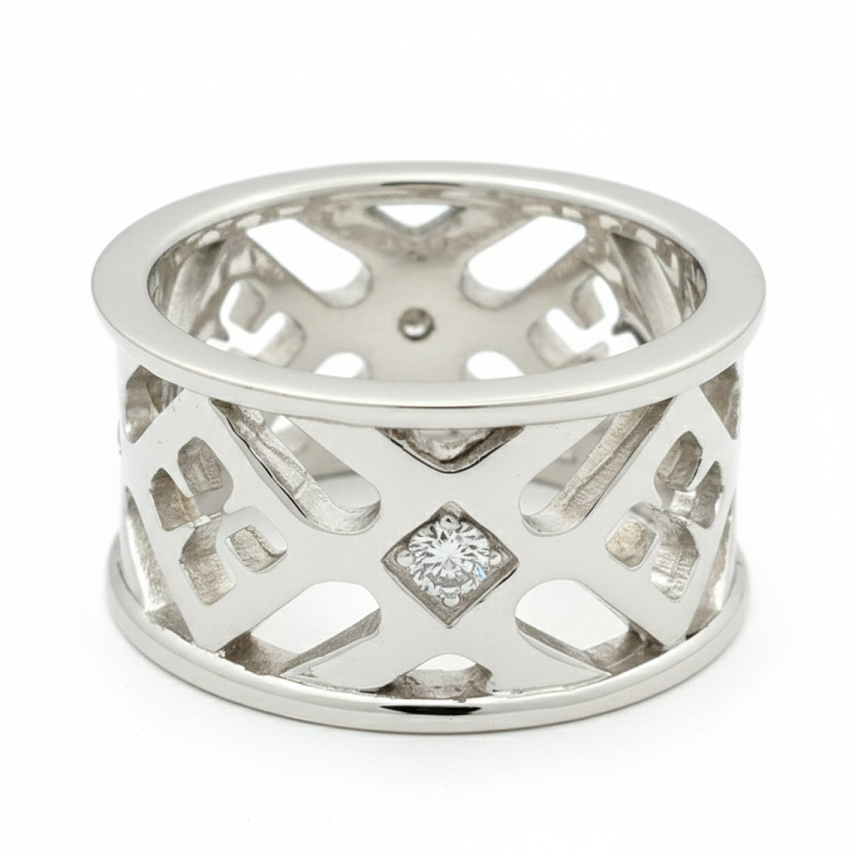 Plats baltā zelta gredzens ar dimantiem (2158), Sieviešu gredzeni, Zelta standarts: 585, Produkta foto svars: 9.21 g, Dārgakmeņi: Izcili, Dārgakmens svars: 0.23 ct, Dārgakmens svars ct.: 0.20-0.29 ct - Rotājumlietas internetā