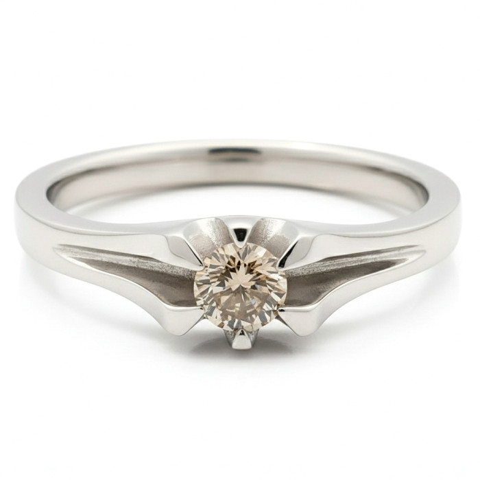 Baltā zelta gredzens ar konjaka dimantu "Sotera" (2190)