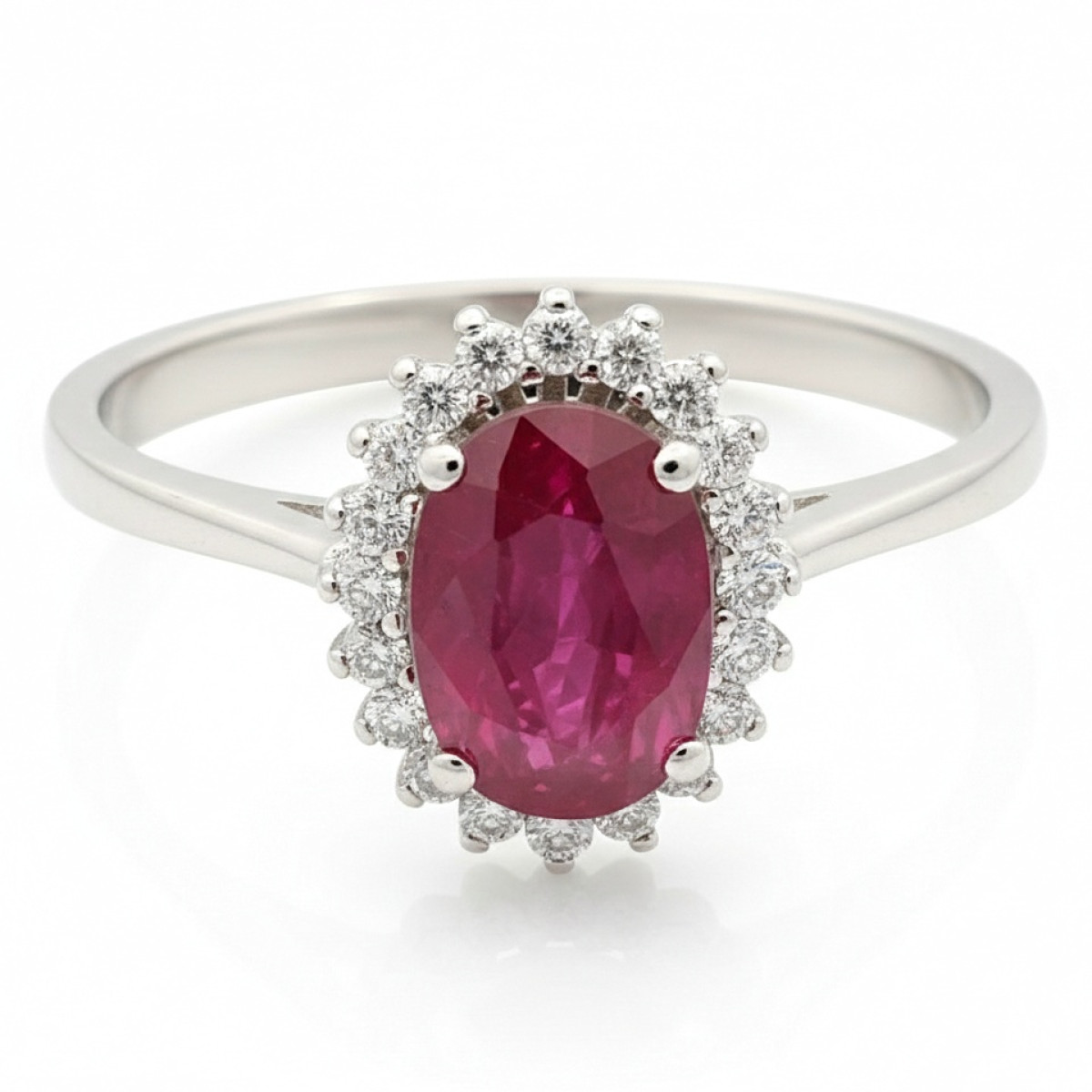 Zelta gredzens ar rubīnu un dimantiem (2250), Sieviešu gredzeni, Zelta standarts: 585, Produkta foto svars: 2.07 g, Dārgakmeņi: Rubīns, Dārgakmens svars: 0.88 ct, Dārgakmens svars ct.: 0.70-1.50 ct, Papildu dārgakmeņu svars: 0.11 ct - Rotājumlietas internetā