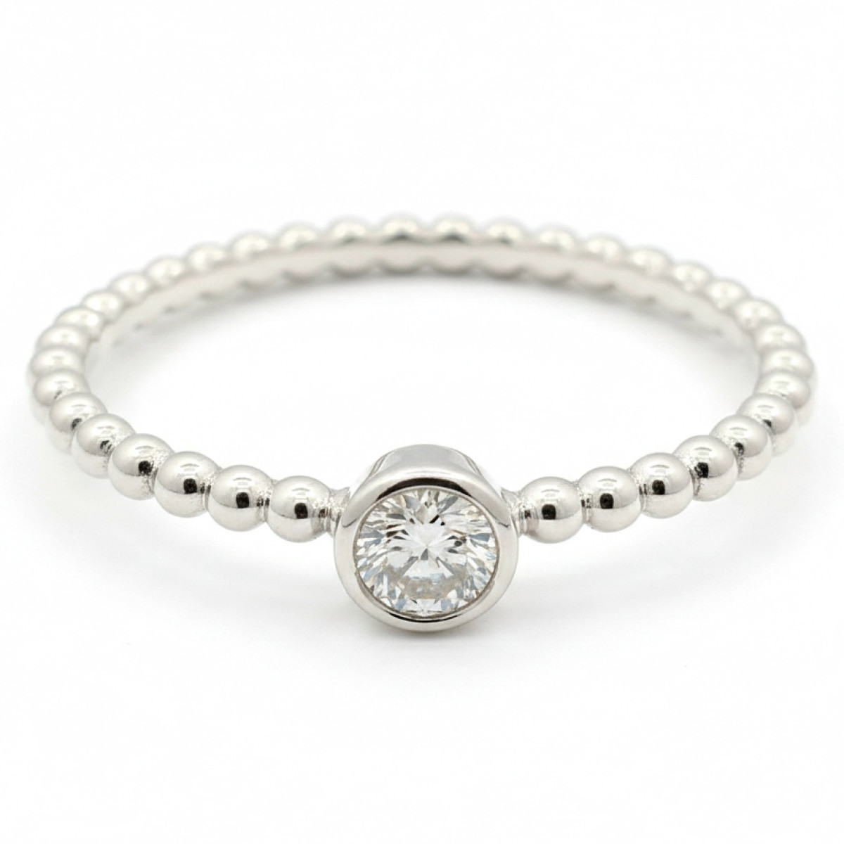 Minimālistisks zelta gredzens ar dimantu (2263), Klasiskie saderināšanās gredzeni, Zelta standarts: 585, Produkta foto svars: 1.12 g, Dārgakmeņi: Izcili, Dārgakmens svars ct.: 0.10-0.19 ct, Dārgakmens svars: 0.10 ct - Rotājumlietas internetā