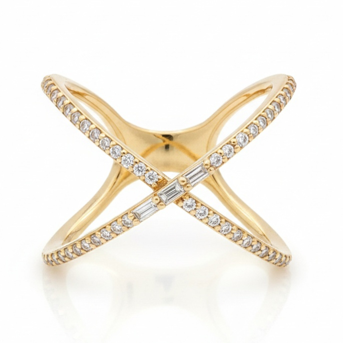 Exclusive diamond ring (2269), Modern engagement rings, Gold type: 585, Item in the photo weight: 3.10 g, Gemstone: Brilliant, Gemstone ct.: 0.04 ct, Gemstone ct.: 0.20-0.29 ct,  Weight of extra gems: 0.23 ct - Jewelry online