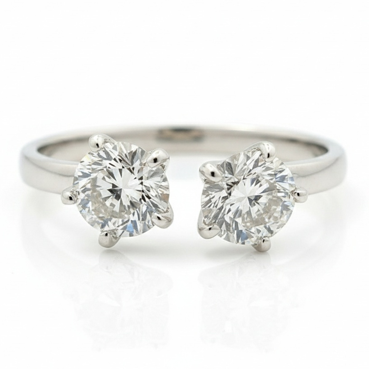 White Gold and Diamond Exclusive Ring (2290), Modern engagement rings, Gold type: 585, Item in the photo weight: 1.72 g, Gemstone: Brilliant, Gemstone ct.: 0.70-1.50 ct, Gemstone ct.: 0.50 ct (IGI sertifikatas),  Weight of extra gems: 0.50 ct  - Jewelry online