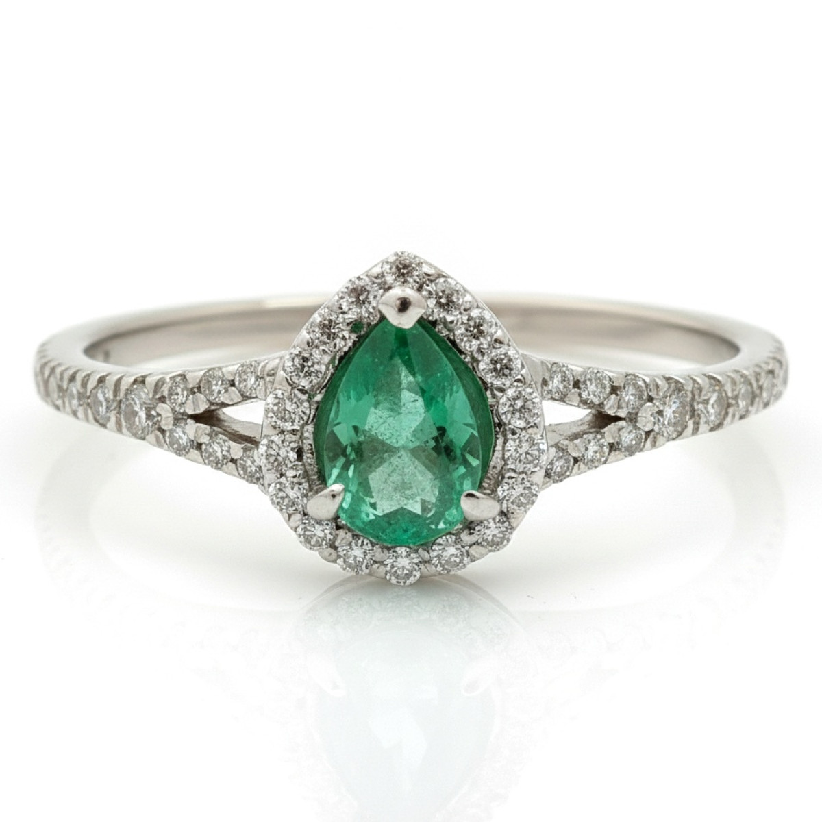 Elegant White Gold Ring with Drop Shaped Emerald (2636), Women's Rings, Gold type: 585, Item in the photo weight: 2.33 g, Gemstone: Emerald, Gemstone ct.: 0.30-0.69 ct, Gemstone ct.: 0.40 ct,  Weight of extra gems: 0.34 ct - Jewelry online