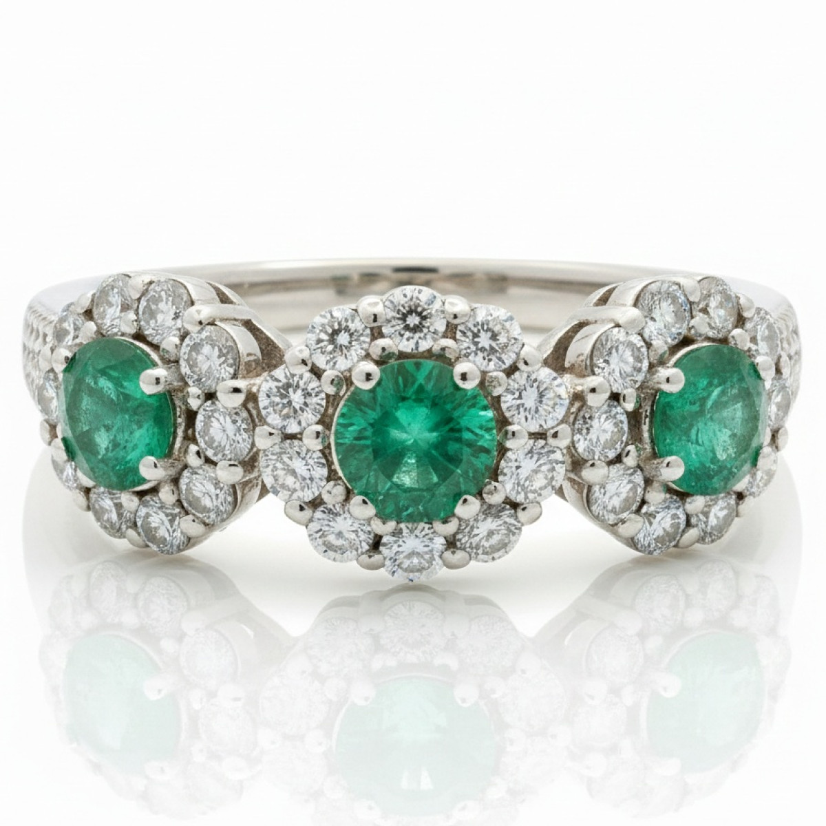 Exclusive Halo Ring with Emeralds and Diamonds (2695), Halo, Gold type: 585, Item in the photo weight: 3.57 g, Gemstone: Emerald, Gemstone ct.: 0.70-1.50 ct, Gemstone ct.: 0.52 ct,  Weight of extra gems: 0.52 ct - Jewelry online