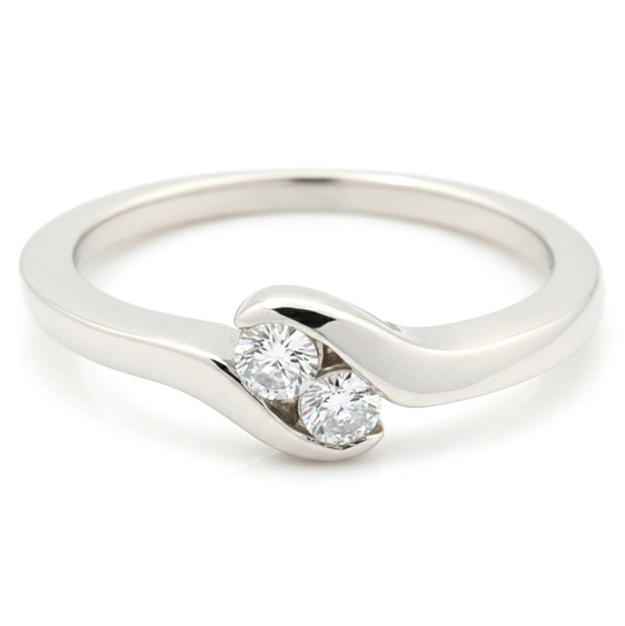 Baltā zelta gredzens 