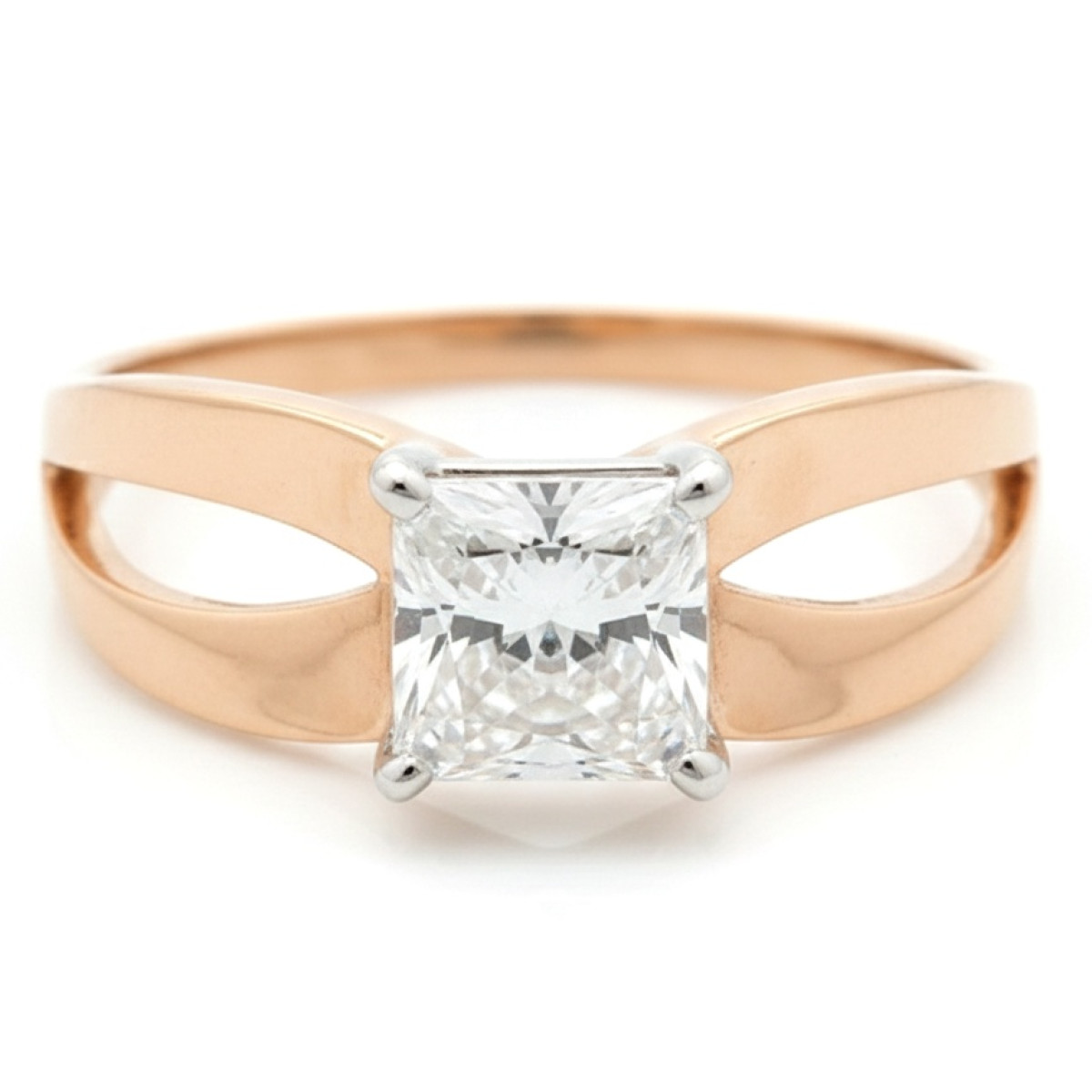 Zelta gredzens ar kristāla akcentu (148), Ar acīm, Zelta standarts: 585, Produkta foto svars: 2.36 g, Dārgakmeņi: Cirkons - Rotājumlietas internetā