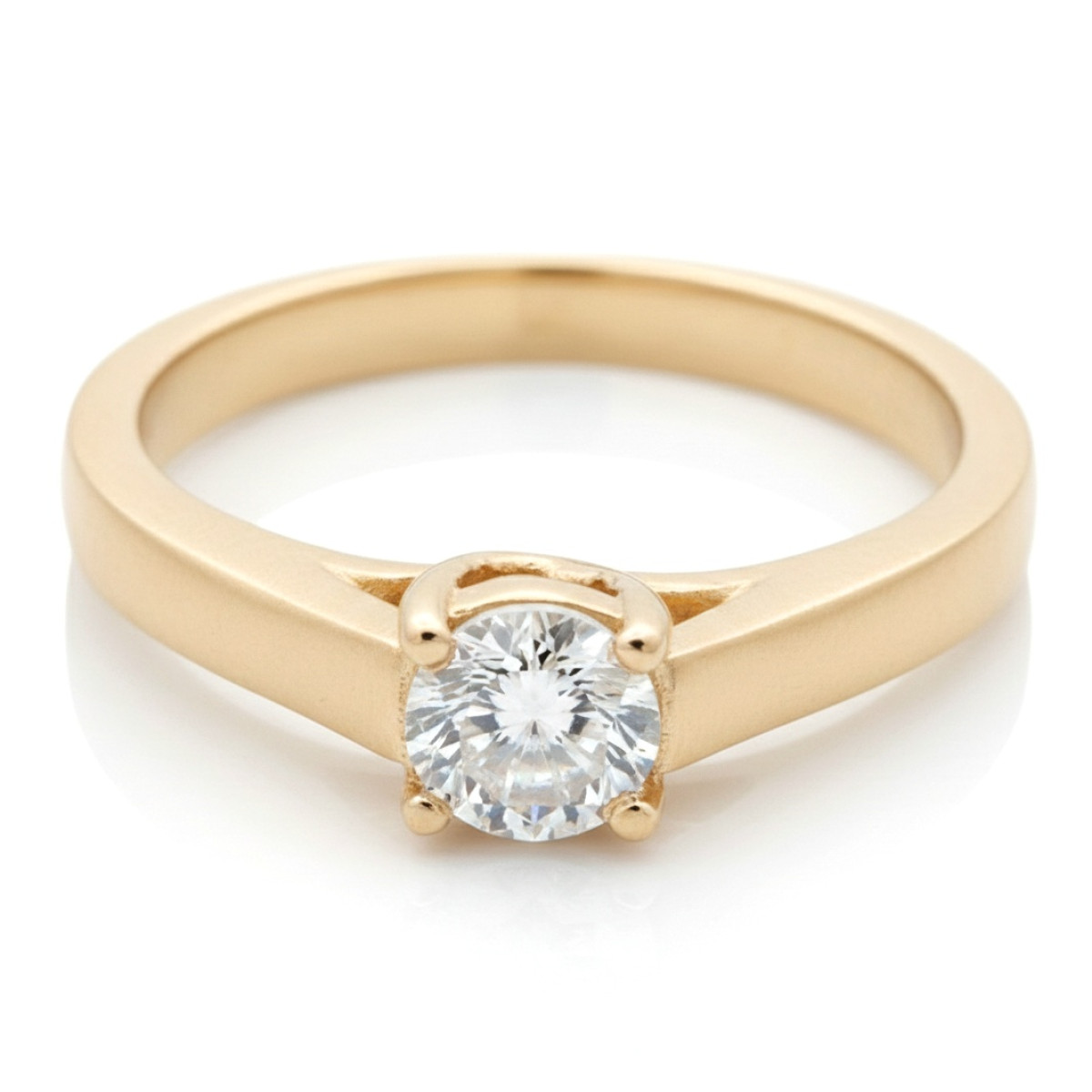 Zelta gredzens ar kristāla akcentu (1600), Ar acīm, Zelta standarts: 585, Produkta foto svars: 3.59 g, Dārgakmeņi: Cirkons - Rotājumlietas internetā