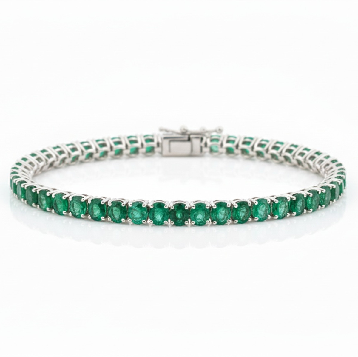 Tennis apyrankė su smaragdais (22), Tennis, Aukso praba: 750, Gaminio nuotraukoje svoris: 10.04 g, Brangakmenis: Smaragdas, Brangakmenio svoris: 4.80 ct, Brangakmenio svoris ct.: 3.01 - 4.00 ct - Juvelyrika internetu